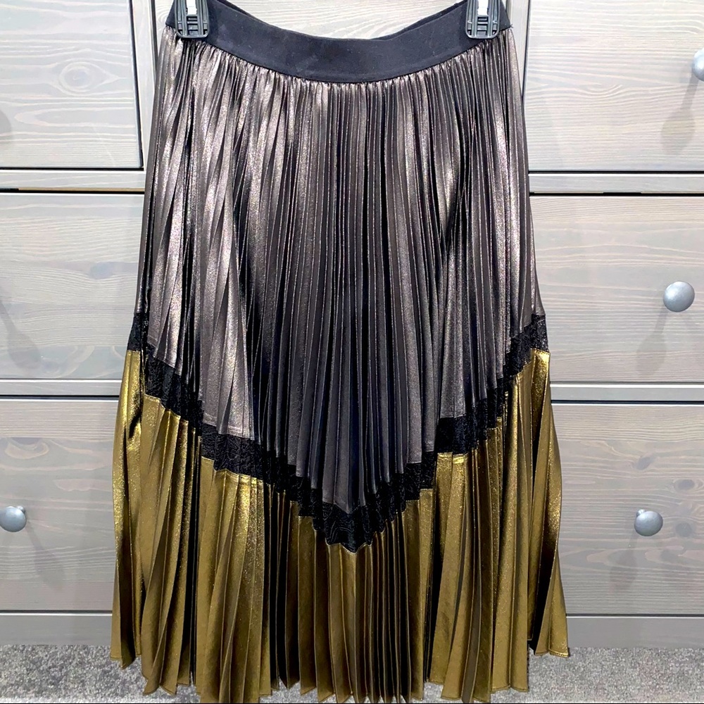 BCBG Metallic Pleated Skirt in Black and Gold